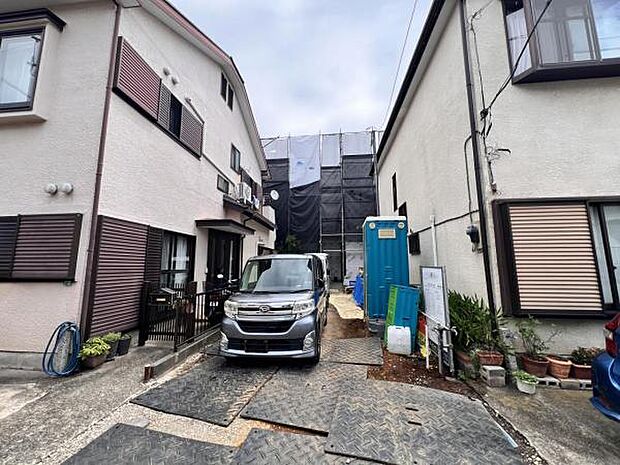 駐車場ももちろん完備しておりますのでお車所有の方にも心強いです。