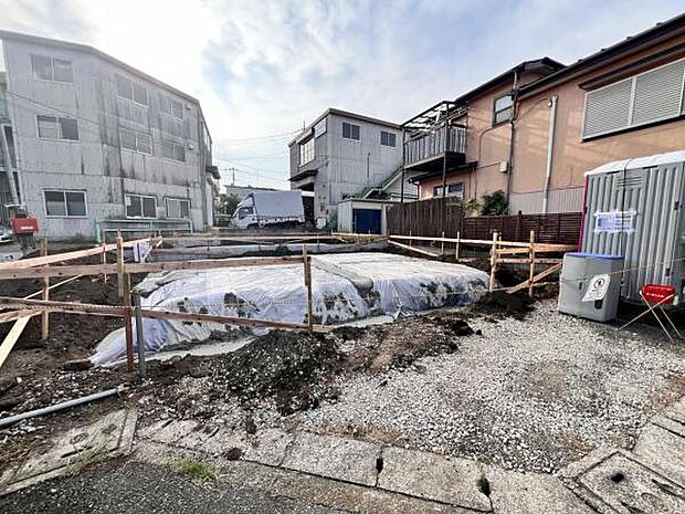 駐車場ももちろん完備しておりますのでお車所有の方にも心強いです。
