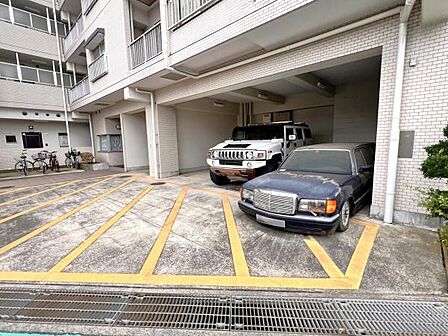 駐車場ももちろん完備しておりますのでお車所有の方にも心強いです。