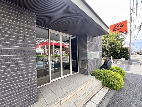 エントランスです。皆様やお客様をお出迎え致します。