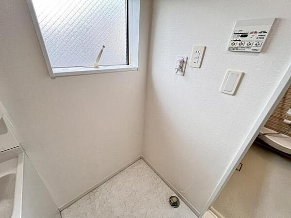 お天気を気にせずお洗濯ができ、室内干し可能です。