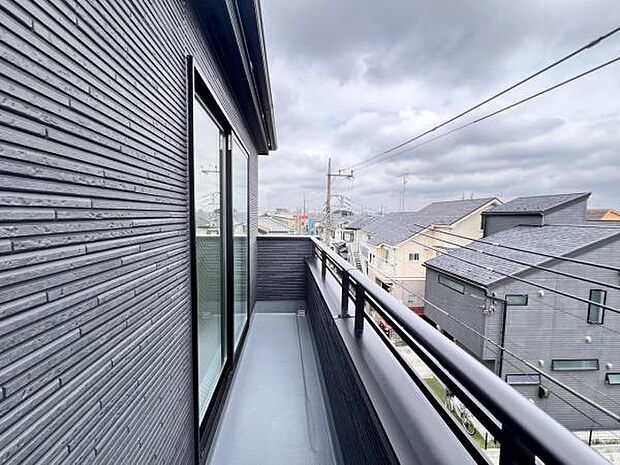 お洗濯ものを気持ち良く太陽の光で干せるのが嬉しいですね。