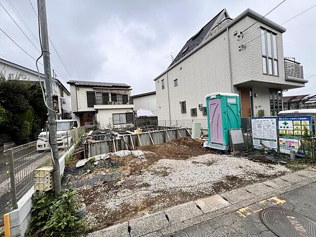 駐車場ももちろん完備しておりますのでお車所有の方にも心強いです。