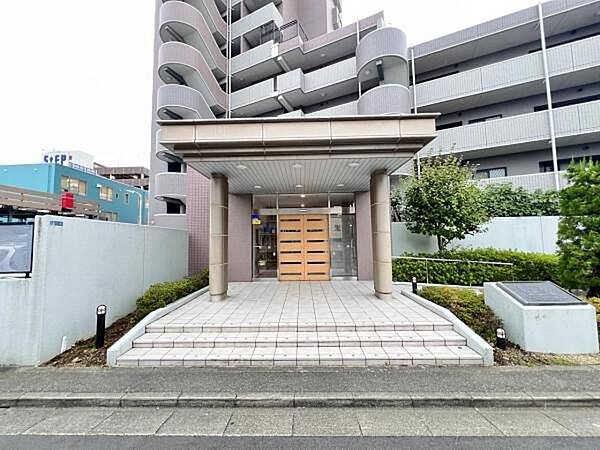 エントランスです。皆様やお客様をお出迎え致します。