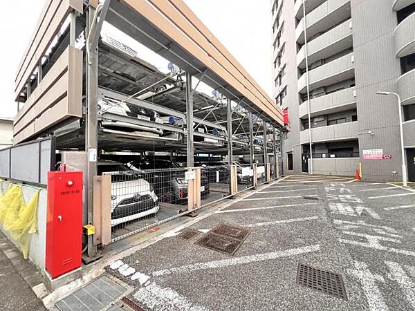 駐車場ももちろん完備しておりますのでお車所有の方にも心強いです。