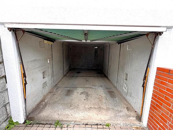 駐車場ももちろん完備しておりますのでお車所有の方にも心強いです。