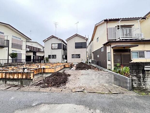 駐車場ももちろん完備しておりますのでお車所有の方にも心強いです。