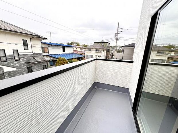 お洗濯ものを気持ち良く太陽の光で干せるのが嬉しいですね。