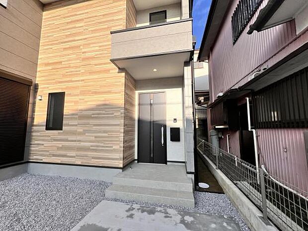 いつも気持ちよくご家族を迎えられる玄関です。