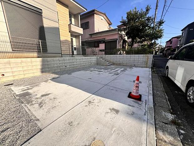 駐車場ももちろん完備しておりますのでお車所有の方にも心強いです。