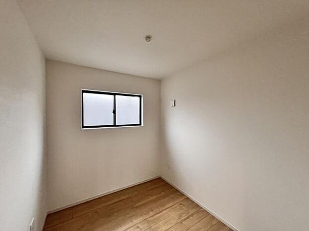 子供部屋にもちょうど良い大きさのお部屋です。