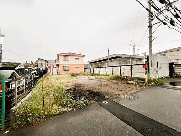駐車場ももちろん完備しておりますのでお車所有の方にも心強いです。