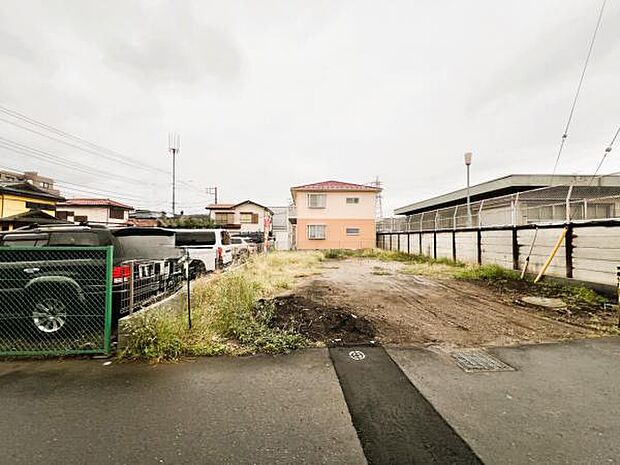 駐車場ももちろん完備しておりますのでお車所有の方にも心強いです。