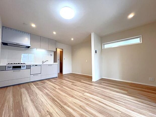 家族団らんの場所としてゆったりと居心地の良いリビングです。