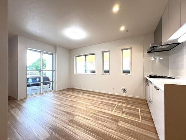 ご家族の温かい時間を演出するダイニングスペースです。