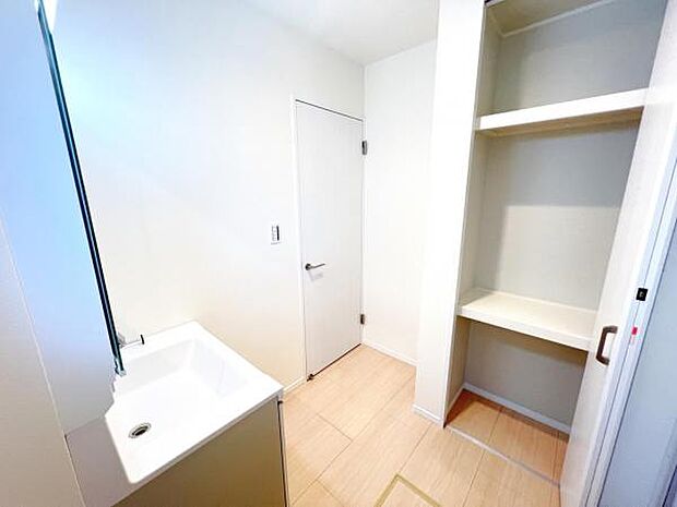 お天気を気にせずお洗濯ができ、室内干し可能です。