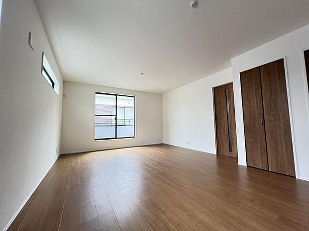 リビングダイニングになります。ご家族そろっての素敵な空間になりそうですね。