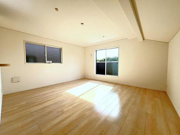 落ち着きのある雰囲気のダイニングスペースです。