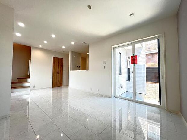 ご家族の温かい時間を演出するダイニングスペースです。