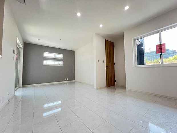 リビングダイニングになります。ご家族そろっての素敵な空間になりそうですね。