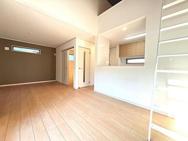 ご家族の温かい時間を演出するダイニングスペースです。