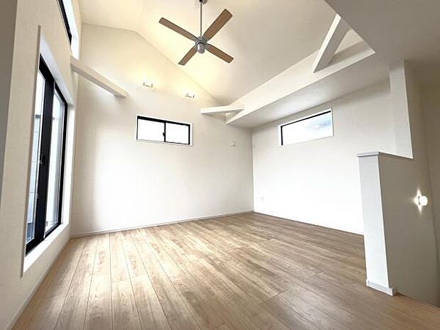 リビングダイニングになります。ご家族そろっての素敵な空間になりそうですね。