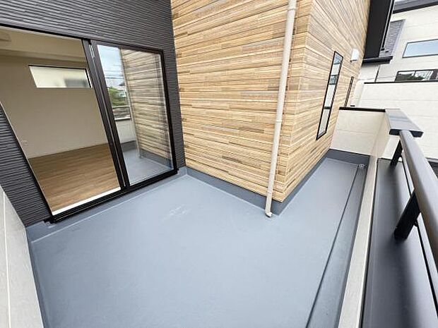 お洗濯ものを気持ち良く太陽の光で干せるのが嬉しいですね。