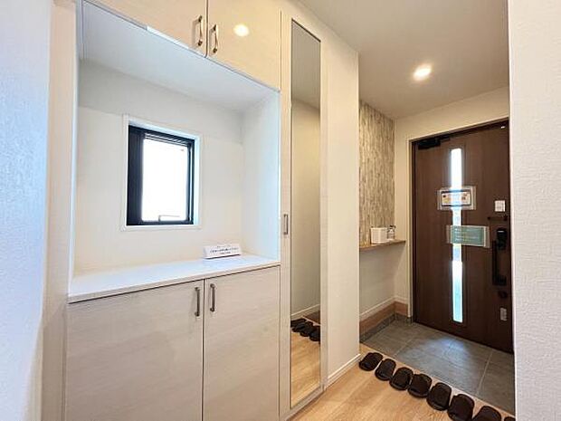 いつも気持ちよくご家族を迎えられる玄関です。