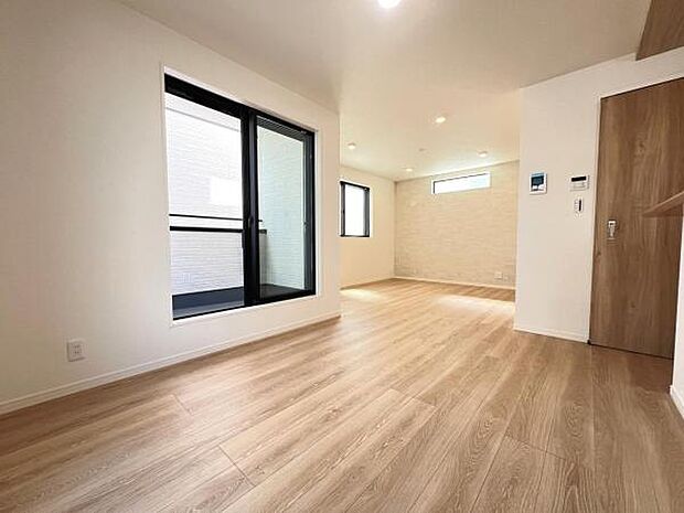 家族団らんの場所としてゆったりと居心地の良いリビングです。