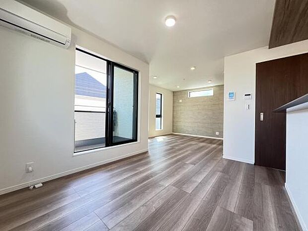 家族団らんの場所としてゆったりと居心地の良いリビングです。