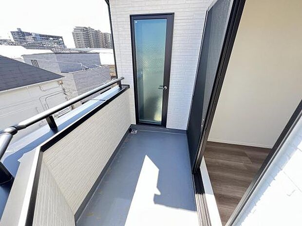 お洗濯ものを気持ち良く太陽の光で干せるのが嬉しいですね。