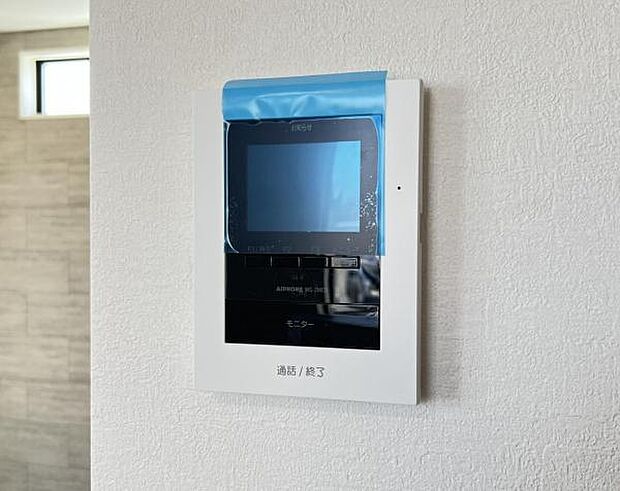 訪問者を確認できるTVモニター付きインターフォンです。