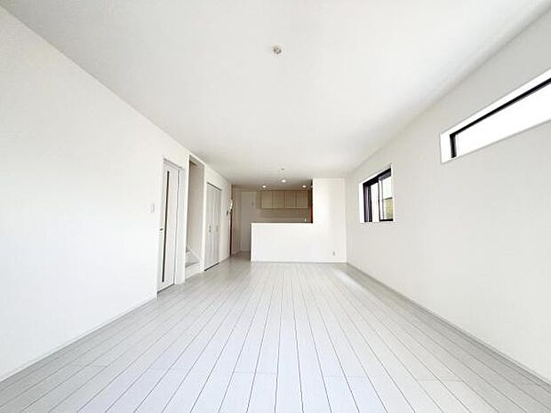 リビングダイニングになります。ご家族そろっての素敵な空間になりそうですね。