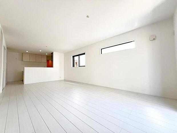 家族団らんの場所としてゆったりと居心地の良いリビングです。