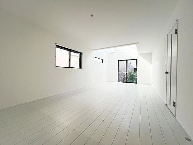 ご家族の温かい時間を演出するダイニングスペースです。