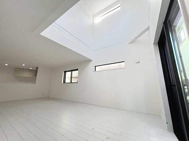 リビングダイニングになります。ご家族そろっての素敵な空間になりそうですね。