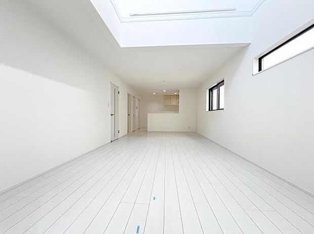 家族団らんの場所としてゆったりと居心地の良いリビングです。