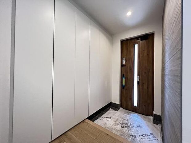 いつも気持ちよくご家族を迎えられる玄関です。