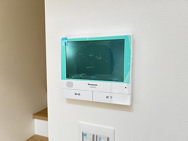TVモニター付きインターフォンで、お部屋から訪問者を確認できます。