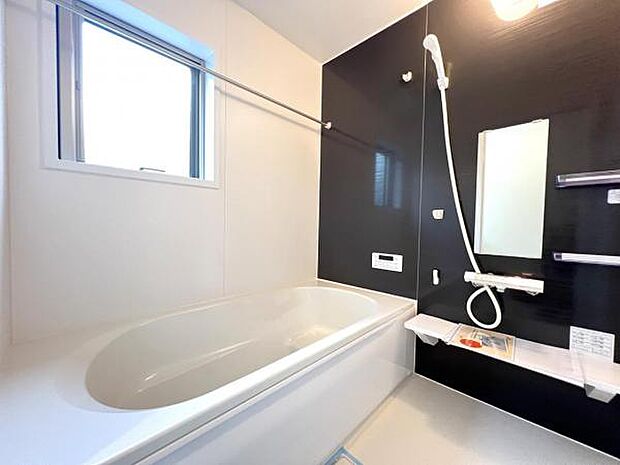 スタイリッシュな浴室で1日の疲れをゆったり癒されるのもいいですね。