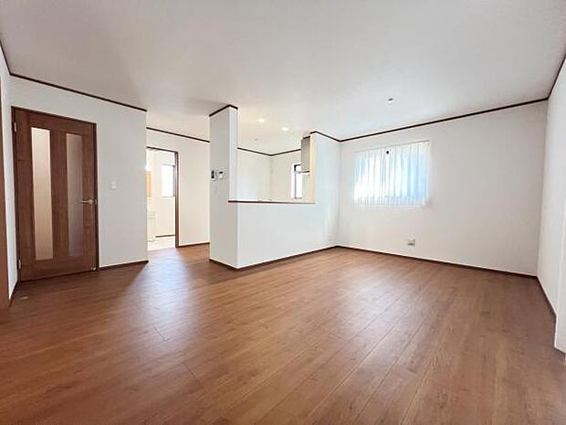 家族団らんの場所としてゆったりと居心地の良いリビングです。