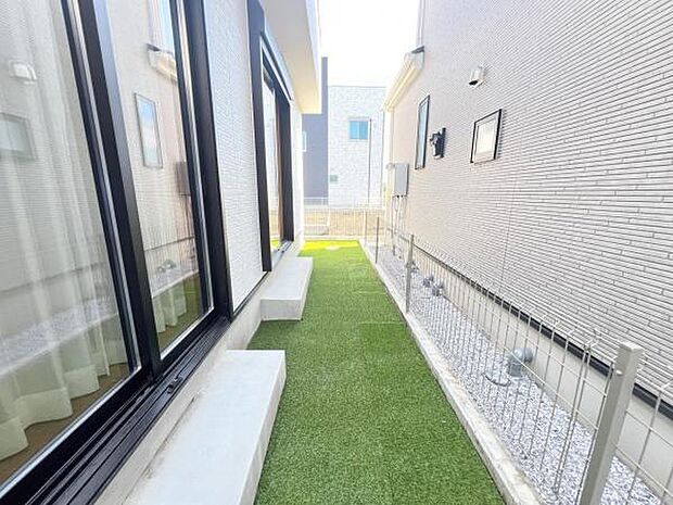 お庭スペースは、ガーデニングやお子様との外遊びなど多彩な用途でお楽しみいただけます。