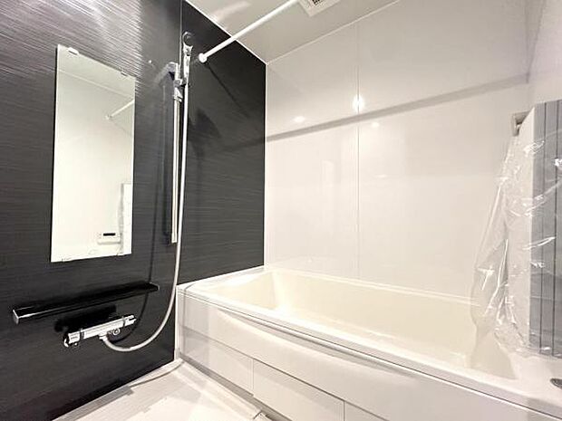 お洗濯にも重宝する浴室乾燥機付き。寒い時期もいつも温かいお湯に浸かれる追い焚き機能付きです。