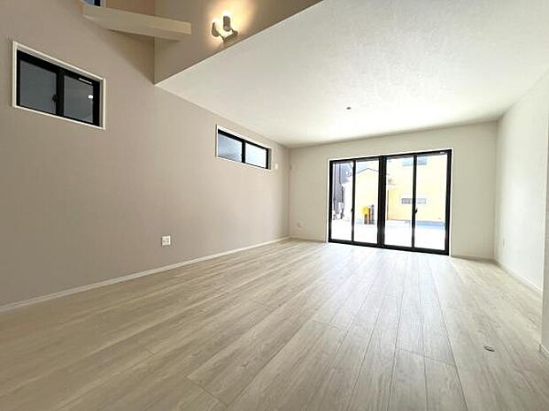 ご家族の温かい時間を演出するダイニングスペースです。