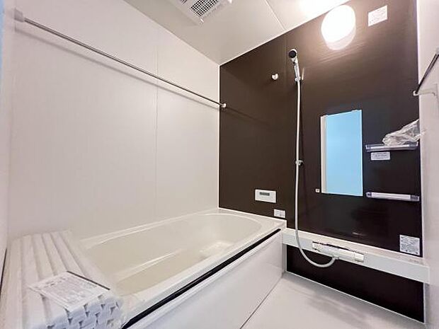 スタイリッシュな浴室で1日の疲れをゆったり癒されるのもいいですね。