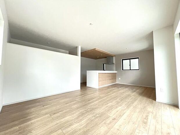 家族団らんの場所としてゆったりと居心地の良いリビングです。