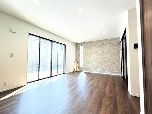 リビングダイニングになります。ご家族そろっての素敵な空間になりそうですね。