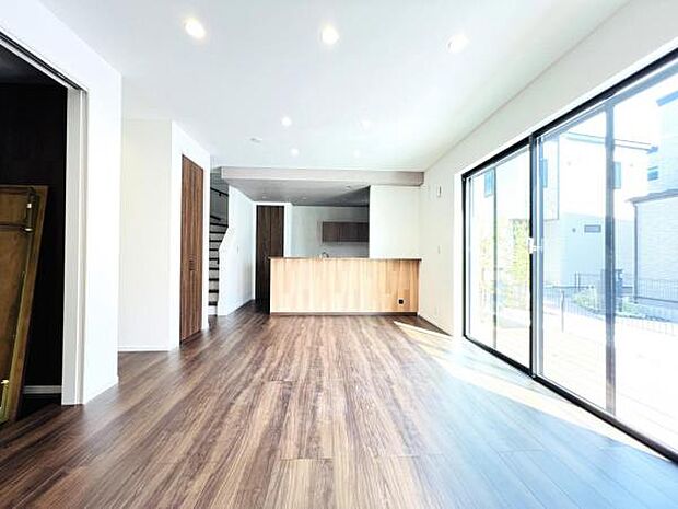 家族団らんの場所としてゆったりと居心地の良いリビングです。