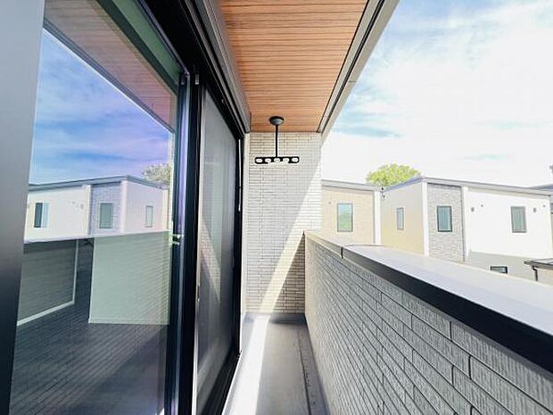 お洗濯ものを気持ち良く太陽の光で干せるのが嬉しいですね。