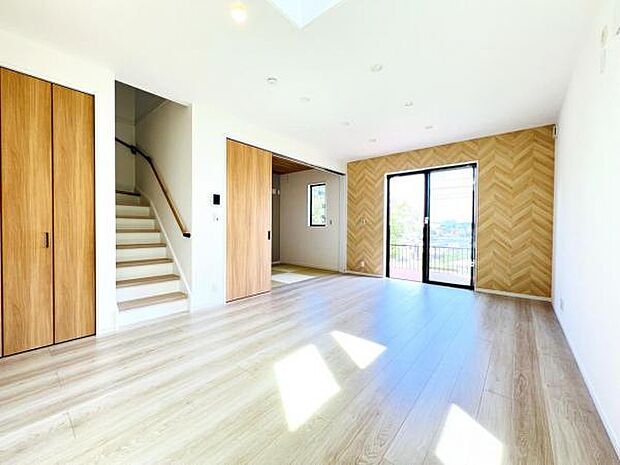 リビングダイニングになります。ご家族そろっての素敵な空間になりそうですね。